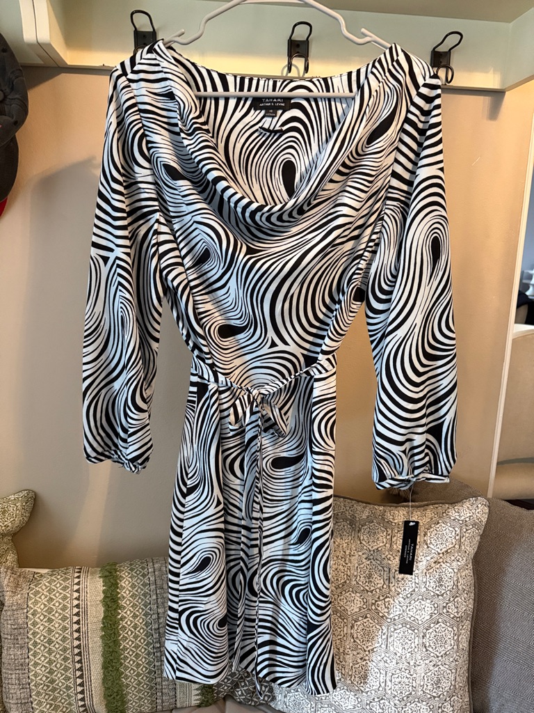 Tahari Asl Black And White Swirl Cowl Neck Long Sleeve Dress